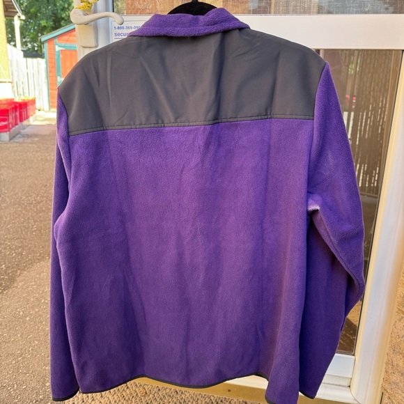 Amazon  Essentials Men's Purple Full Zip Fleese Jacket - LG - Picture 3 of 5